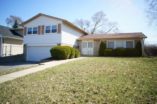 17813 Grandview Dr, Hazel Crest, IL 60429 - photo 1