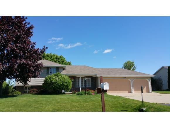 W6040 Coral Ct, Appleton, WI 54915 - photo 1