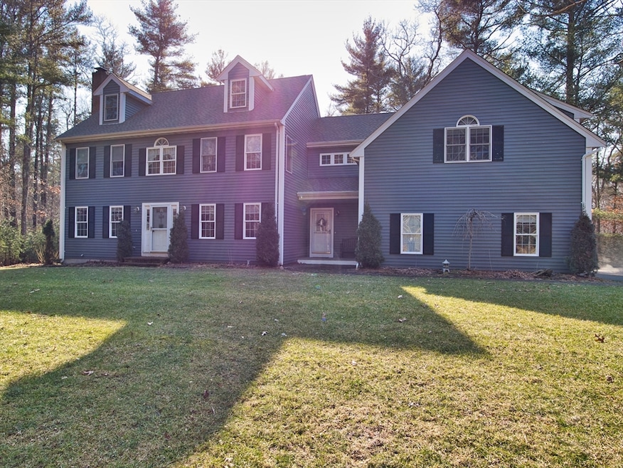 109 Haskell Ridge Rd, Rochester, MA 02770 - photo 1