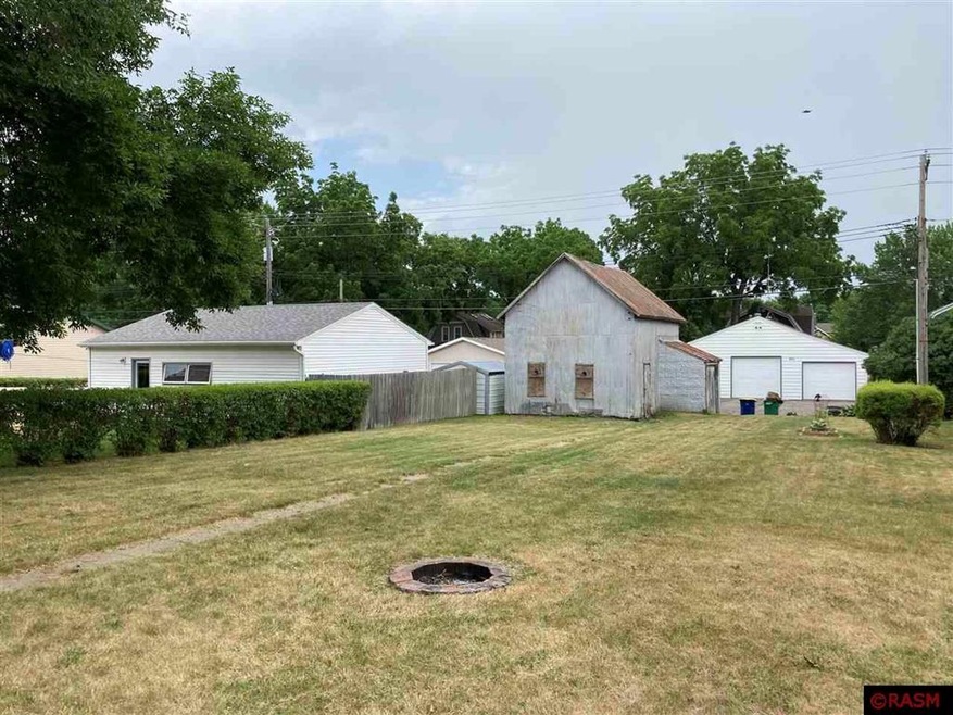 904 N State St, New Ulm, MN 56073 - photo 1