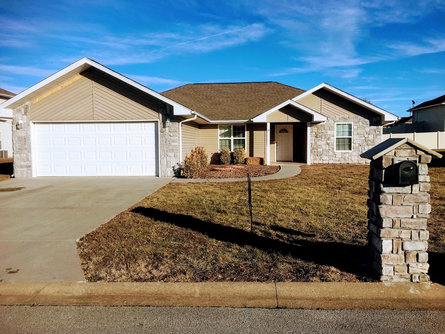 18 Zachs Ct, Reeds Spring, MO 65737 - photo 1