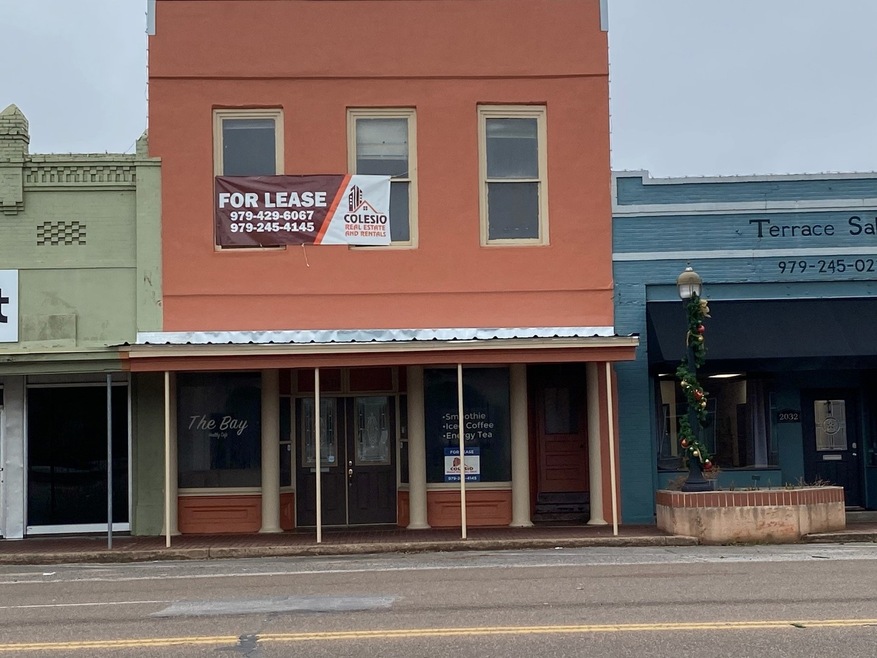 2036 Avenue F, Bay City, TX 77414 - photo 1