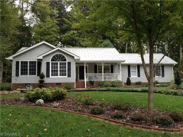 1047 Old Forest Ct, Asheboro, NC 27205 - photo 1