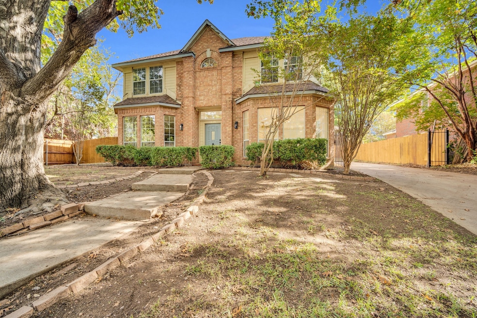 7609 Grassland Dr, Fort Worth, TX 76133 - photo 1