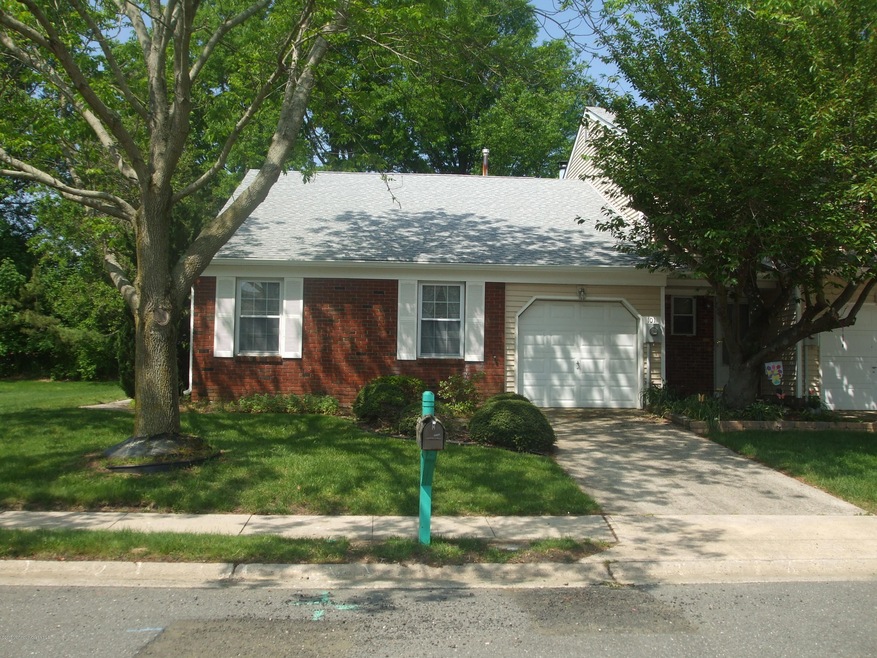 101 Oak Ln, Eatontown, NJ 07724 - photo 1