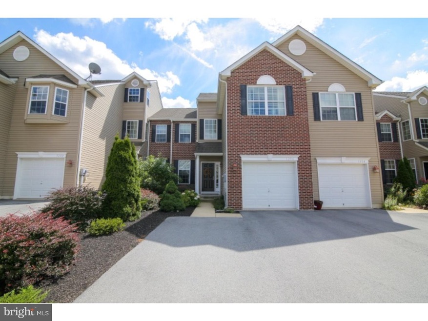 5296 Green Lawn Dr unit 137, Macungie, PA 18062 - photo 1