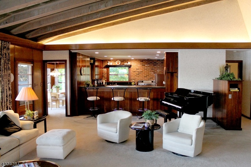 29 Point Pleasant Rd, Hopatcong, NJ 07843 - photo 1