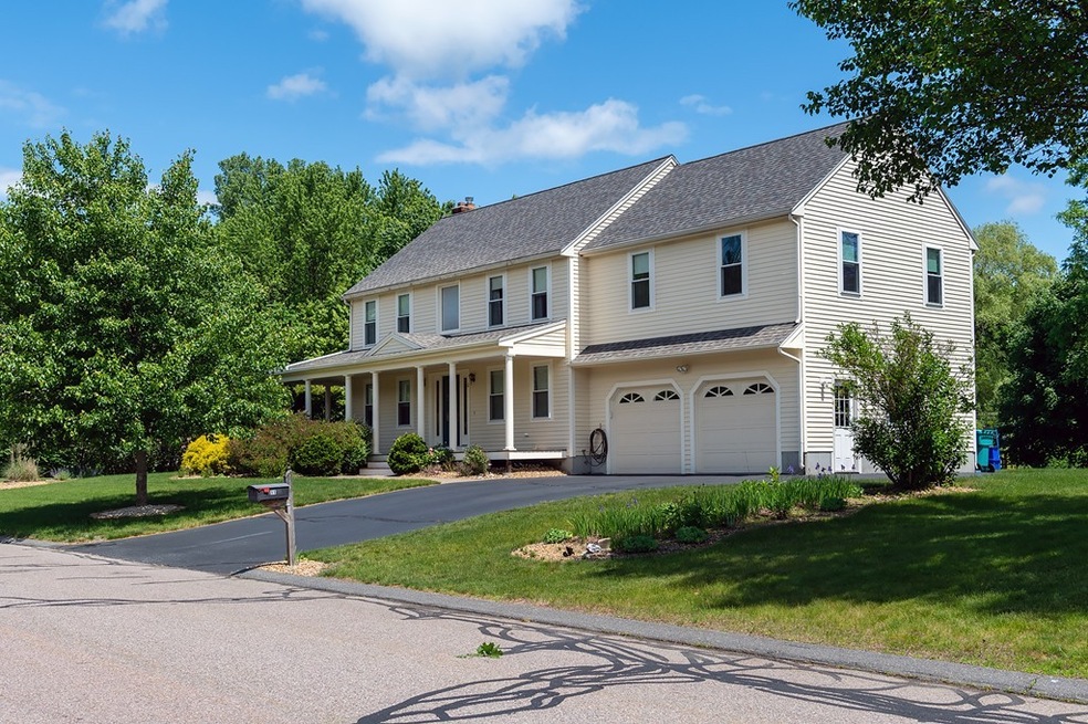 11 Florence Cir, Upton, MA 01568 - photo 1