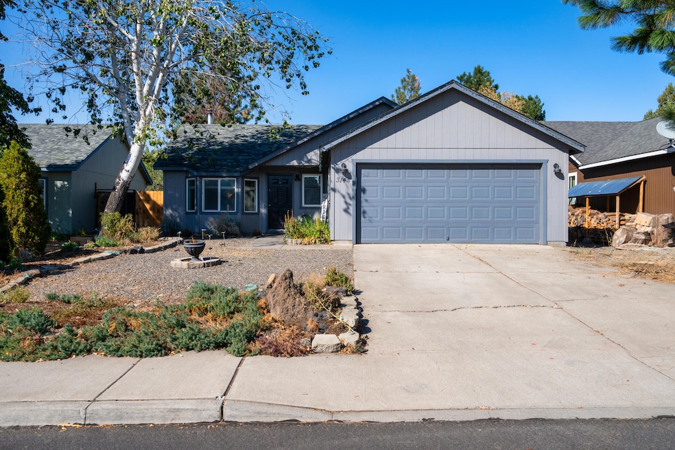 102_SW Metolius Ave