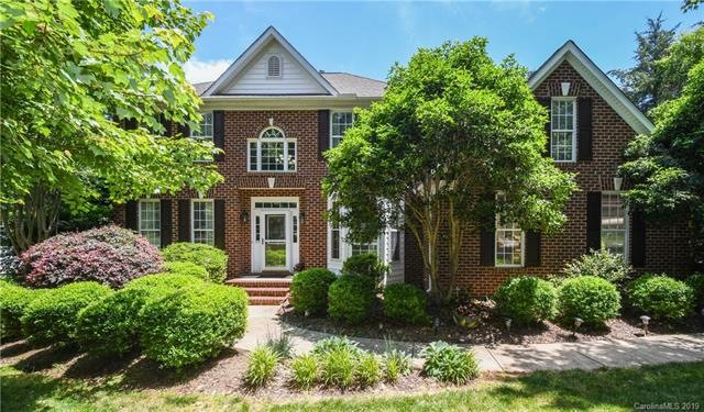 Full brick home at the end of a cul de sac