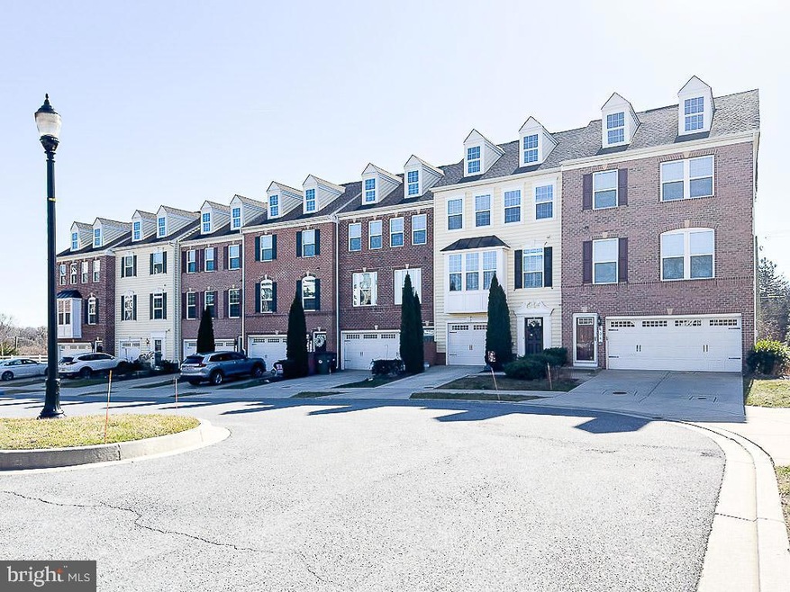 901 Magnolia Blossom Ct, Sykesville, MD 21784 - photo 1