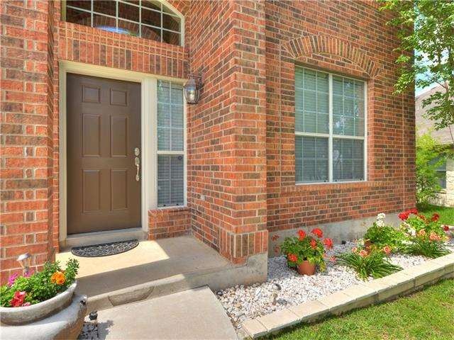 Welcoming front porch overlooking the cul-de-sac!