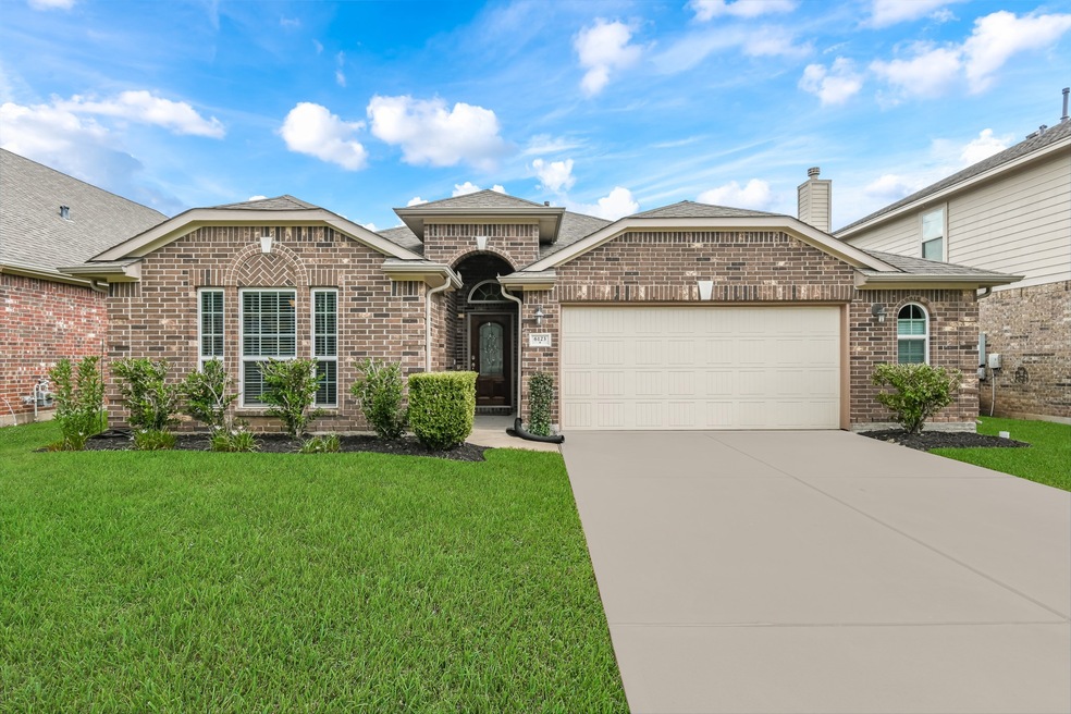 6123 Miramont Dr, Rosenberg, TX 77471 - photo 1
