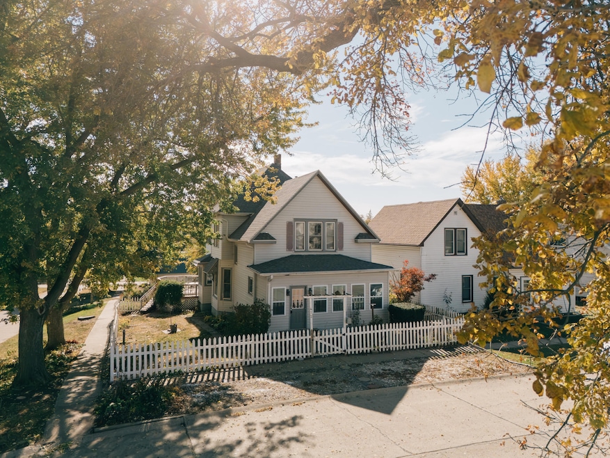 472 6th Ave, Manilla, IA 51454 - photo 1