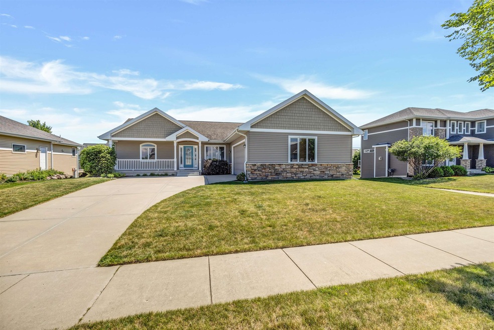 5191 Buttonbush Dr, Fitchburg, WI 53711 - photo 1