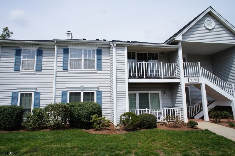 402 Reading Cir, Bridgewater, NJ 08807 - photo 1