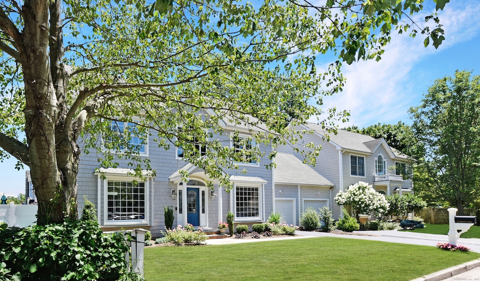 Welcome home to 16 Ennis Lane!