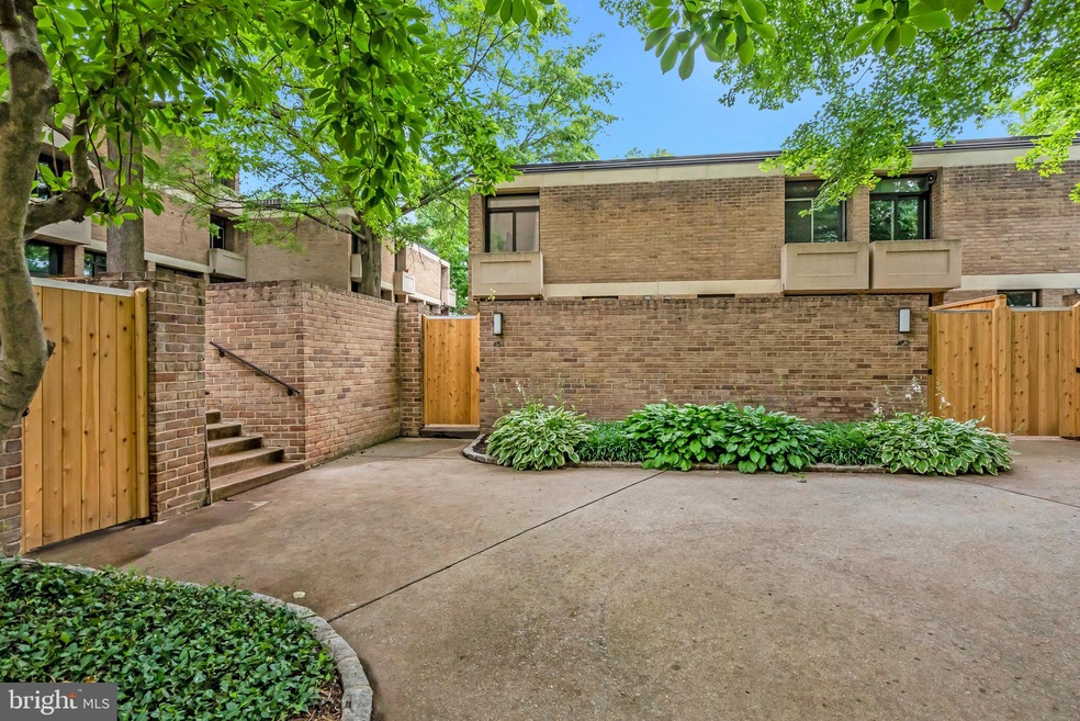 454 M St SW unit 1, Washington, DC 20024 - photo 1