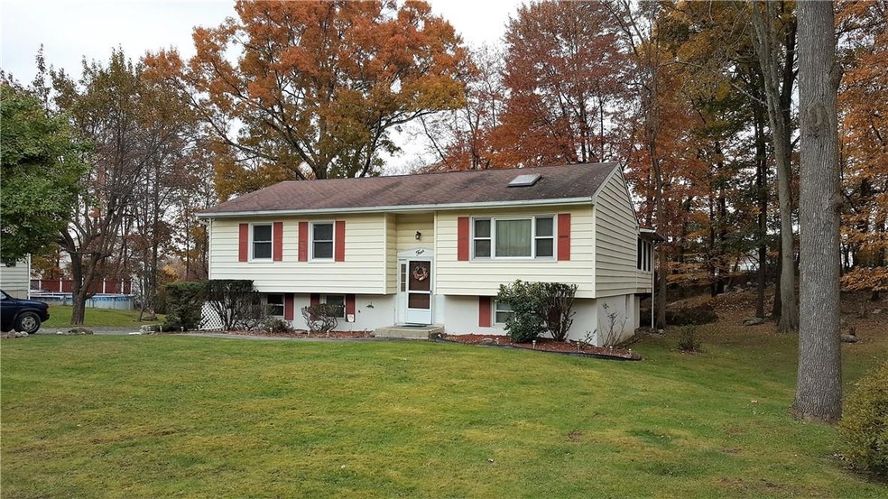 4 Park Circle Dr, Middletown, NY 10940 - photo 1