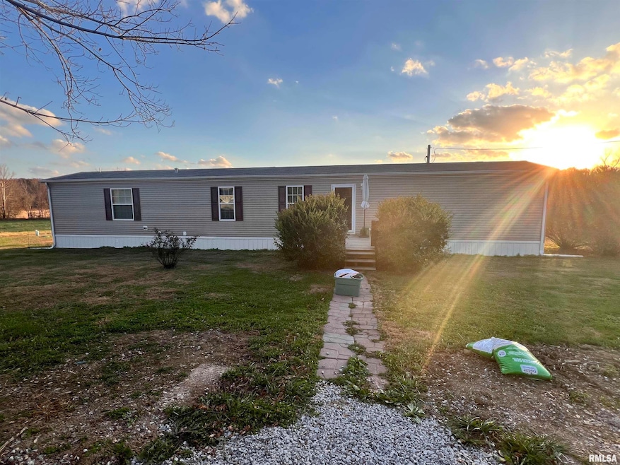 860 N Lick Creek Rd, Buncombe, IL 62912 - photo 1