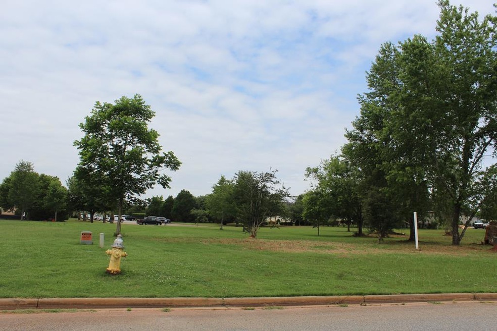 213 Wentworth Ln, Albany, GA 31721 - photo 1