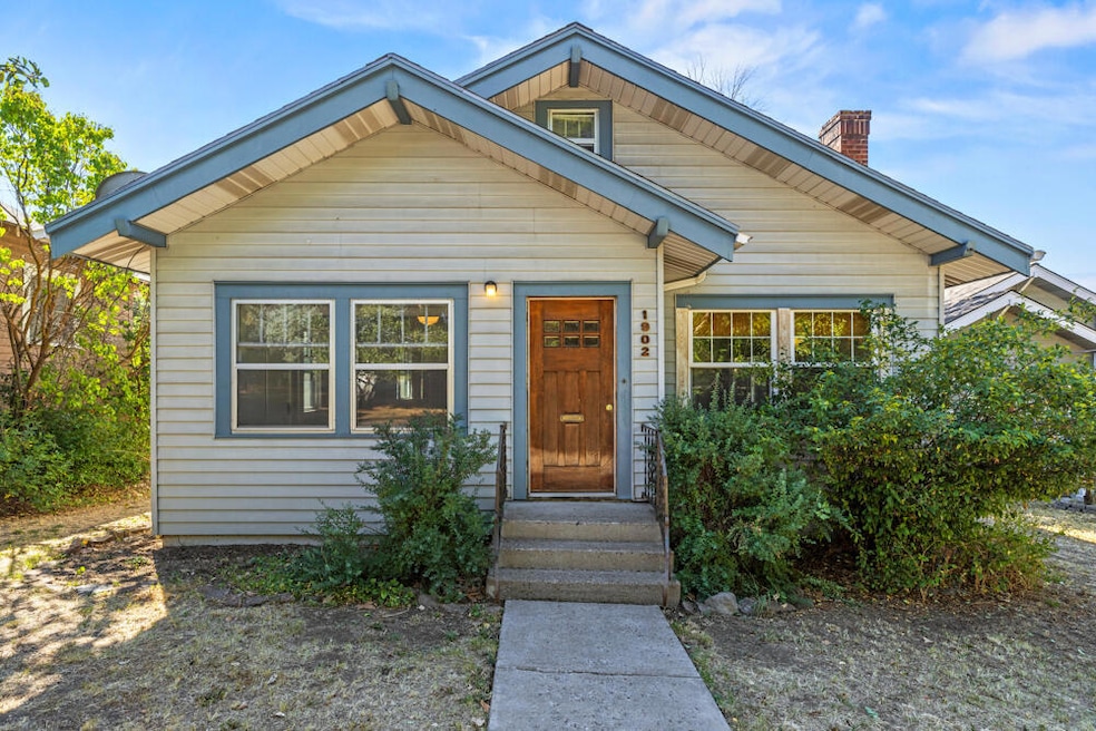 1902EsplanadeAve.-12