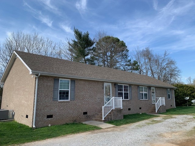 135 Hunt St, Manchester, TN 37355 - photo 1