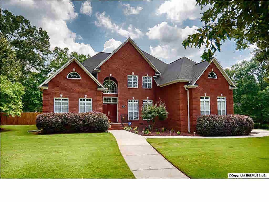 Amazing brick home in Hickory Heights!