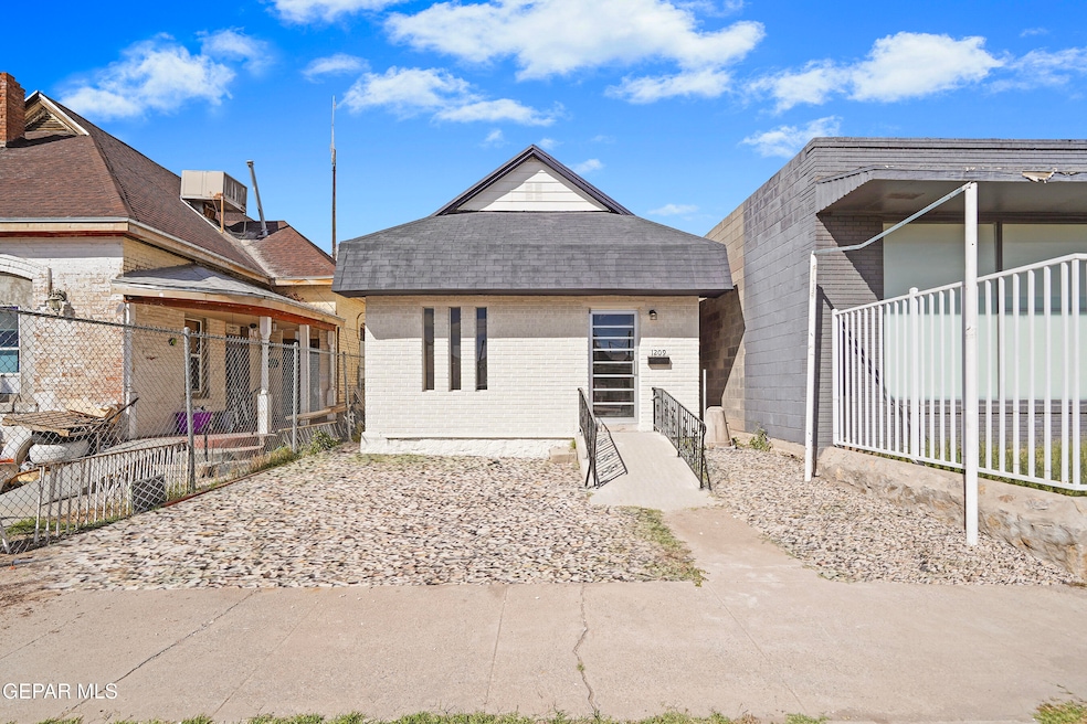1209 Wyoming Ave, El Paso, TX 79902 - photo 1