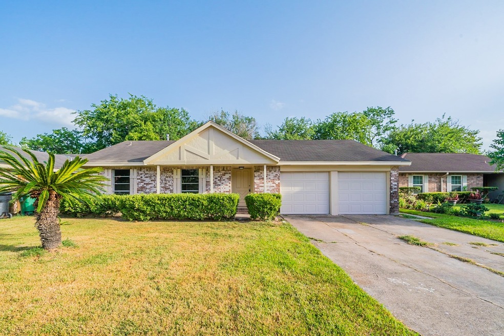 8446 Springtime Ln, Houston, TX 77075 - photo 1