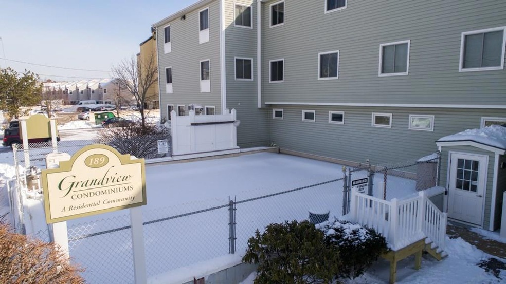 189 E Grand Ave unit 110, Old Orchard Beach, ME 04064 - photo 1