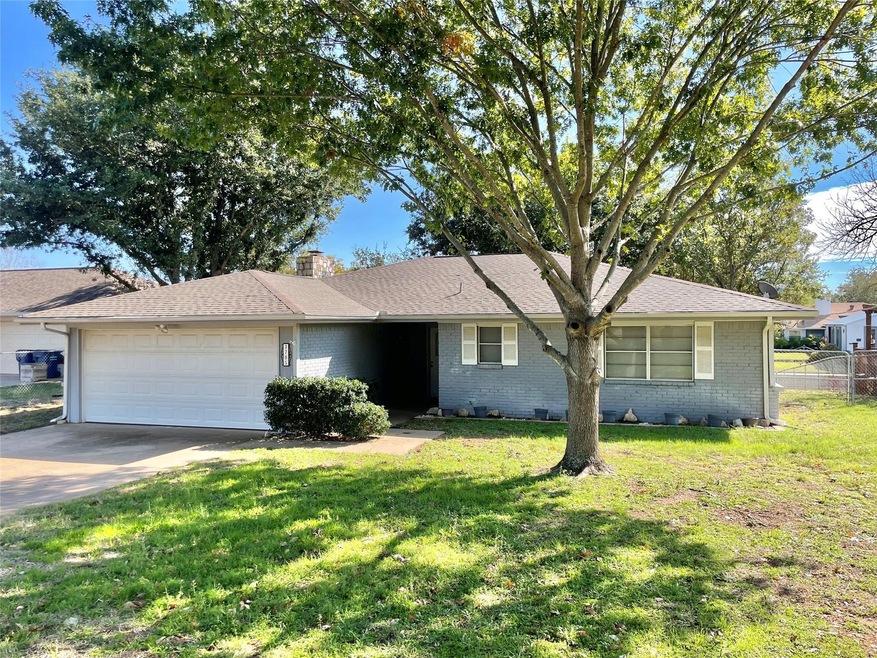 3705 Quail Run, Granbury, TX 76049 - photo 1