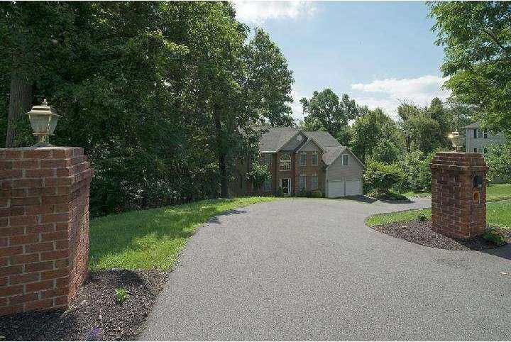 2145 Queens Ct, Reading, PA 19606 - photo 1