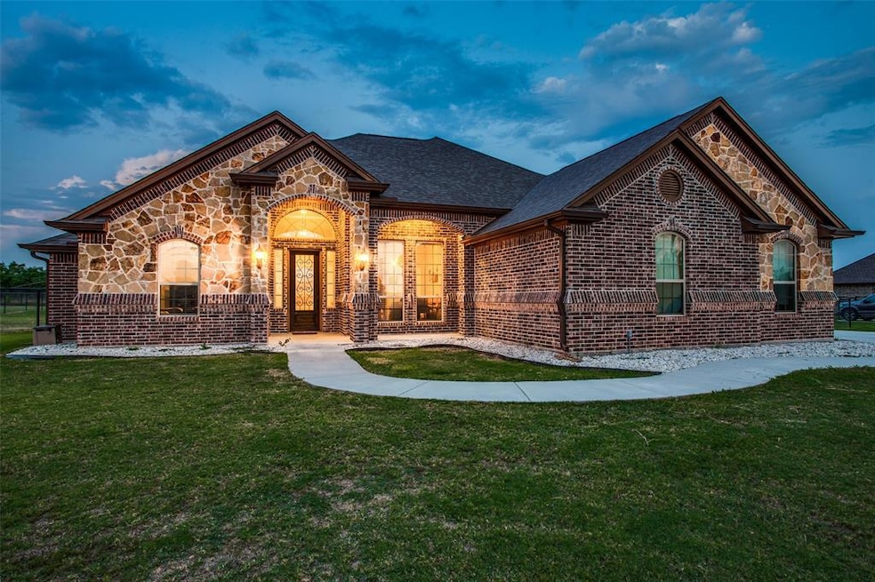 611 Dill Rd, Weatherford, TX 76085 - photo 1