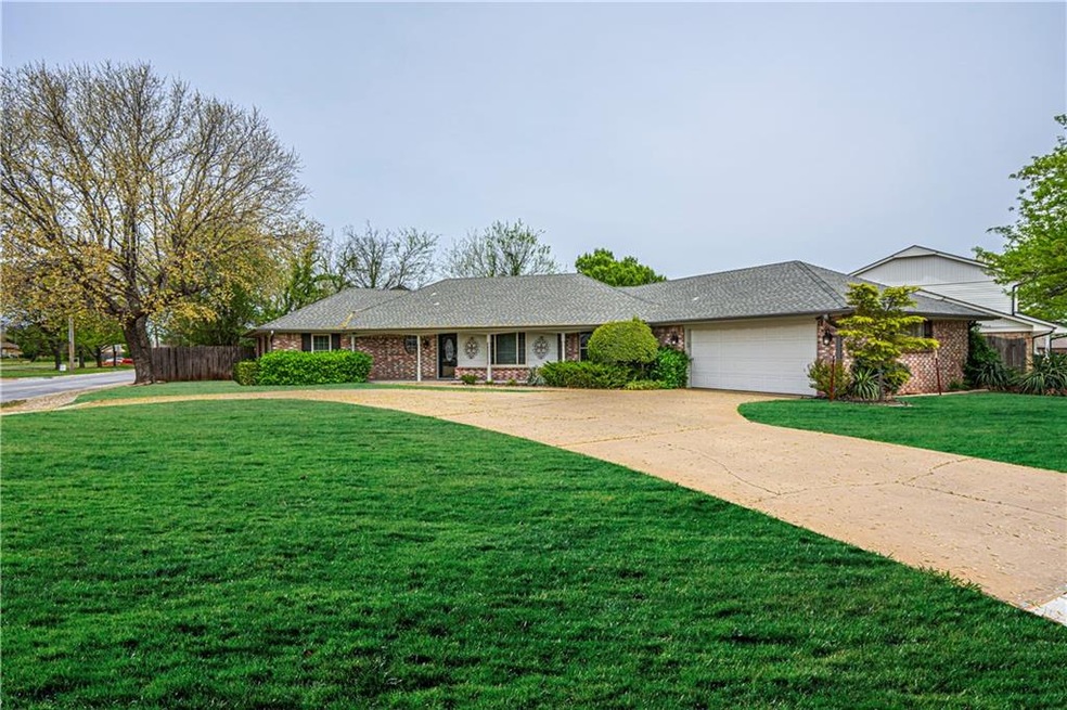 12200 Greystone Ave, Oklahoma City, OK 73120 - photo 1