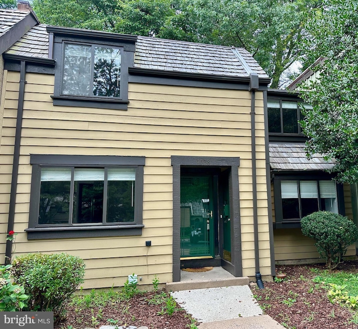 1538 Scandia Cir, Reston, VA 20190 - photo 1