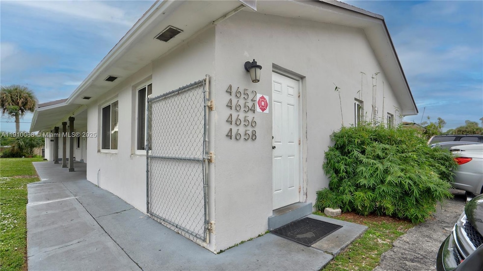 4658 Myla Ln unit 4658, West Palm Beach, FL 33417 - photo 1