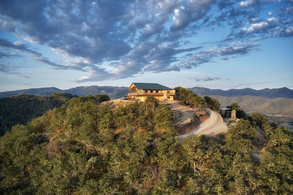 4000 Upper River Rd, Gold Hill, OR 97525 - photo 1