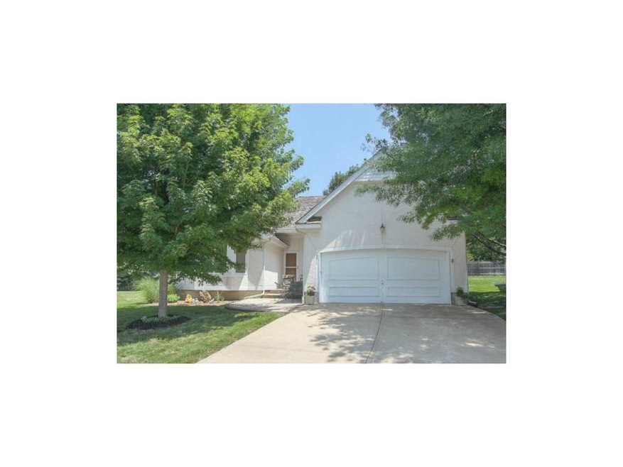8511 Hauser Ct, Lenexa, KS 66215 - photo 1