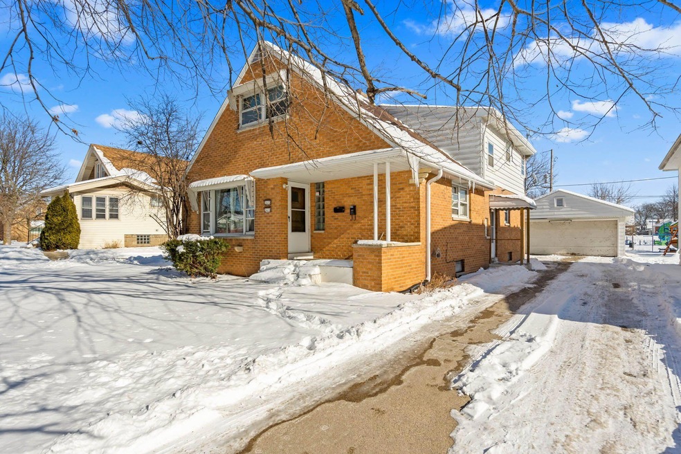 2410 S 68th St, West Allis - HDR -1