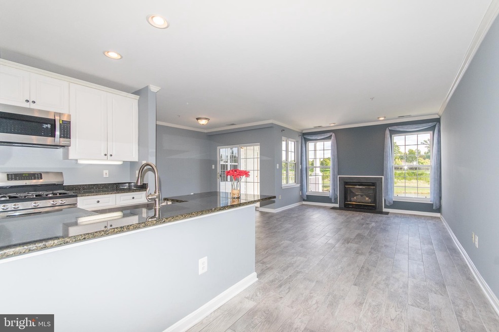 25260 Lake Shore Square unit 203, Chantilly, VA 20152 - photo 1