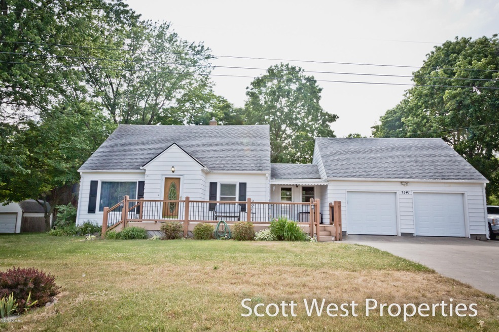 7541 Burlingame Ave SW, Byron Center, MI 49315 - photo 1