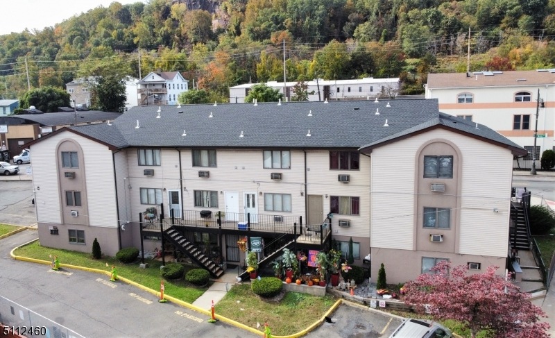 583 Main St unit 9, Paterson, NJ 07503 - photo 1