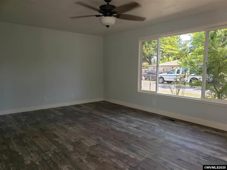 117 Walnut St, Independence, OR 97351 - photo 1