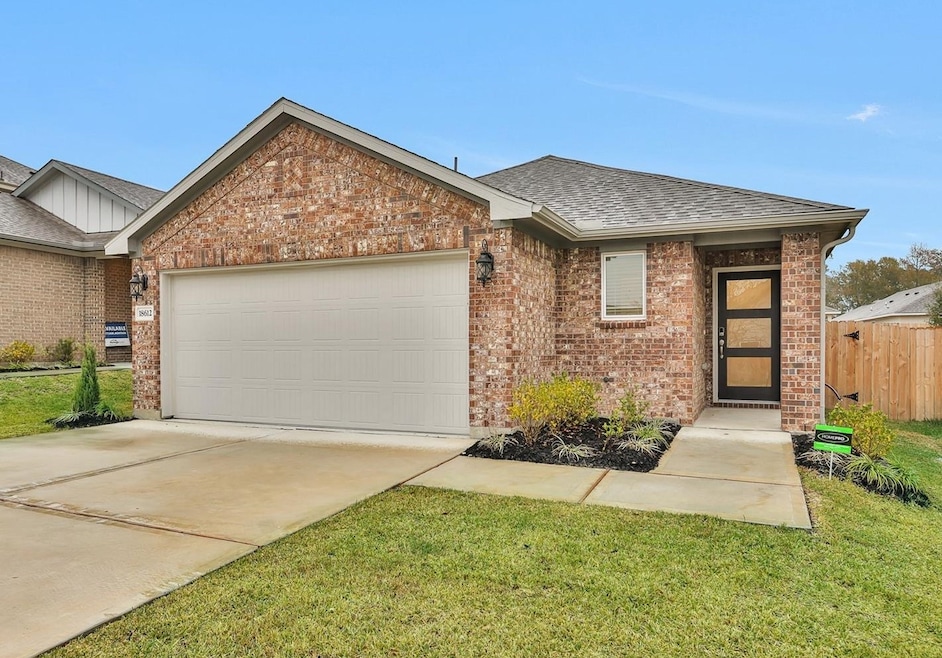 18612 Hillswood Dr, Montgomery, TX 77316 - photo 1