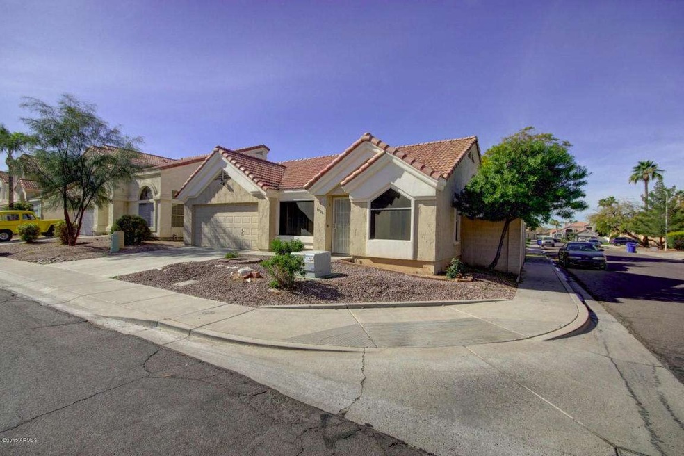 1006 S Surfside Dr, Gilbert, AZ 85233 - photo 1