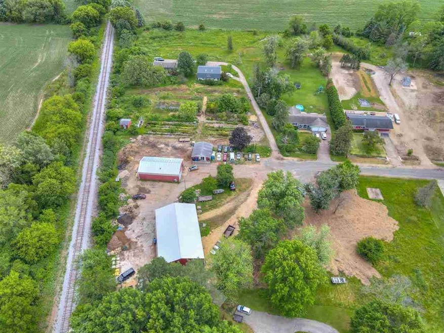 5113 Curry Ct, Fitchburg, WI 53711 - photo 1