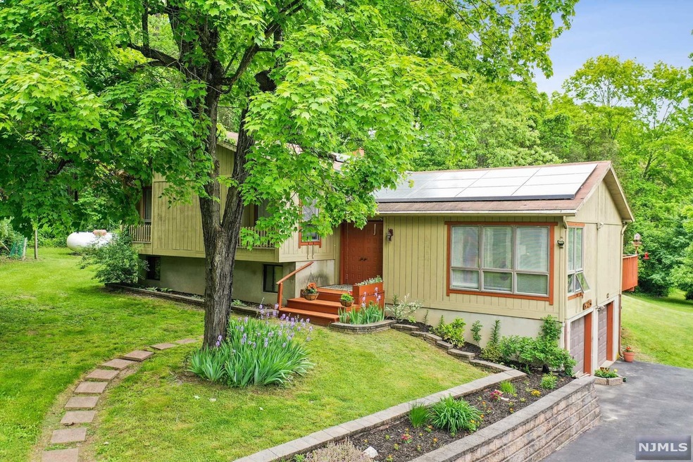 908 Fairview Lake Rd, Stillwater, NJ 07875 - photo 1