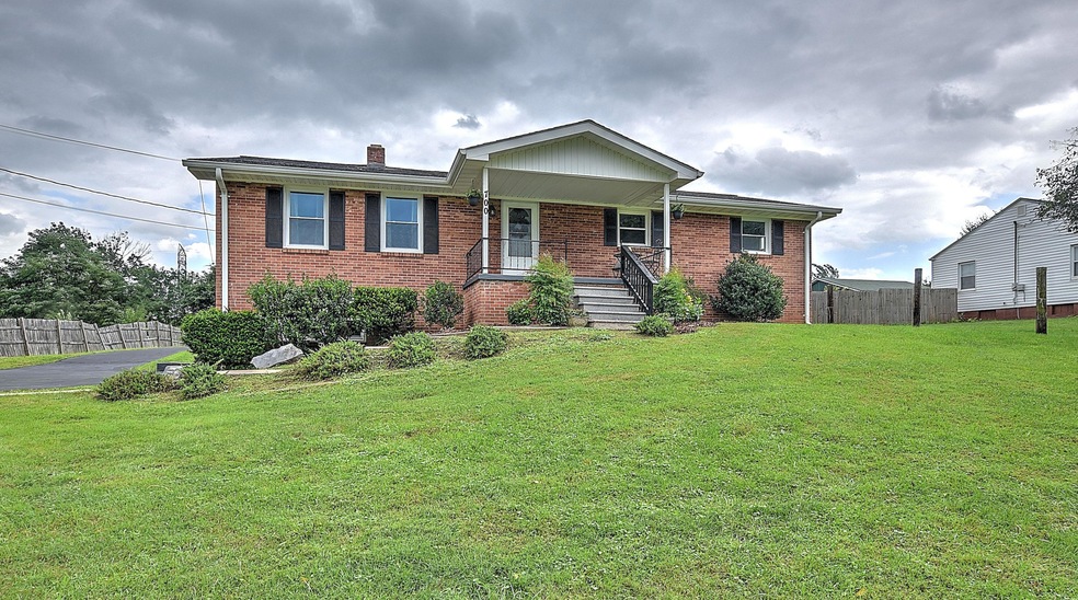 700 Swadley Rd, Johnson City, TN 37601 - photo 1