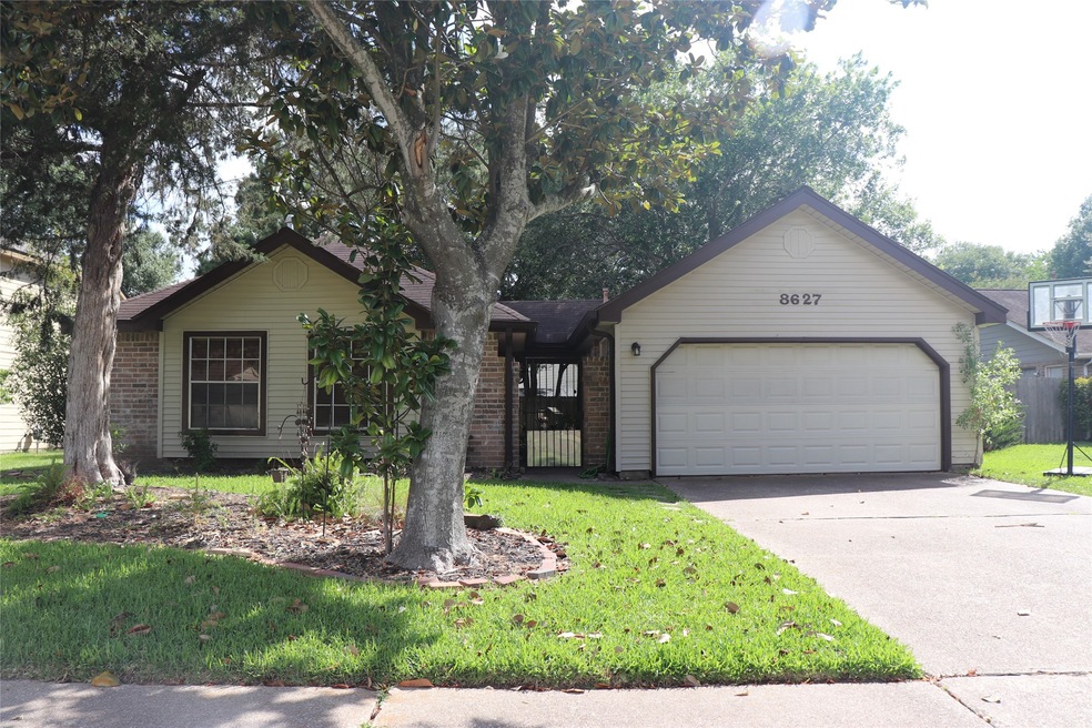 8627 Pine Falls Dr, Houston, TX 77095 - photo 1